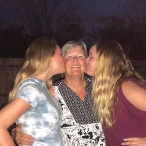 Meet your Posher, Evelyn